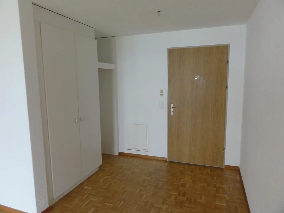 geräumige, helle 2 1/2 Zimmer-Wohnung – Foto 7 von 9