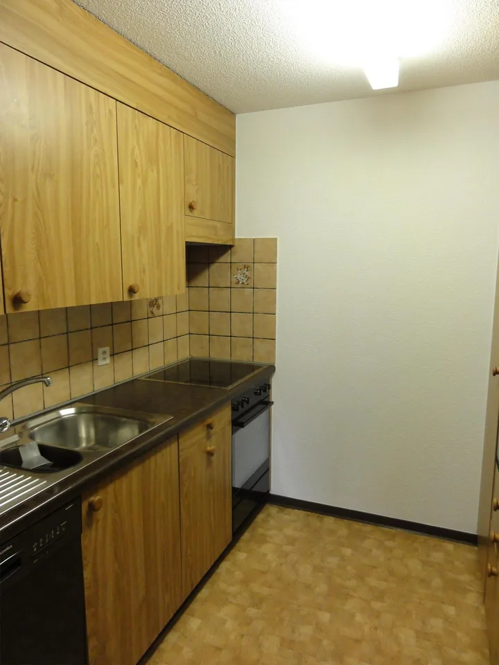geräumige, helle 2 1/2 Zimmer-Wohnung – Foto 4 von 9