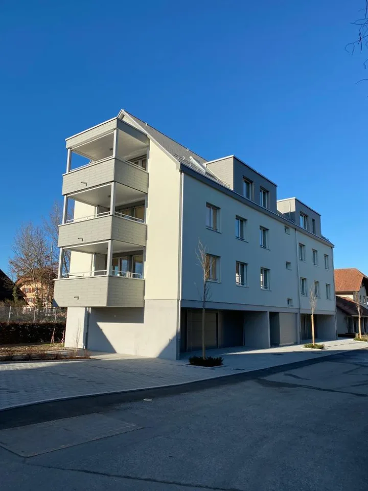 Grosszügige 2.5-Zimmer-Dachwohnung mit Balkon in Nebikon – Foto 6 von 7