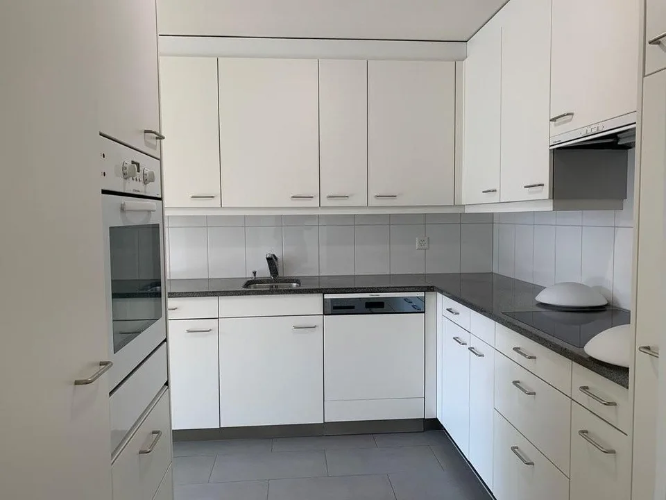 Moderne Wohnung am Fusse des Gurtens – Foto 3 von 9
