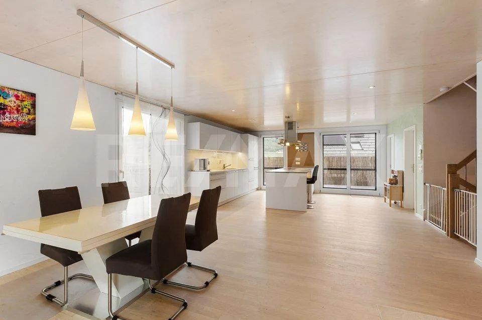 Esclusiva casa a schiera di 5,5 locali con vista fantastica – foto 3 di 13