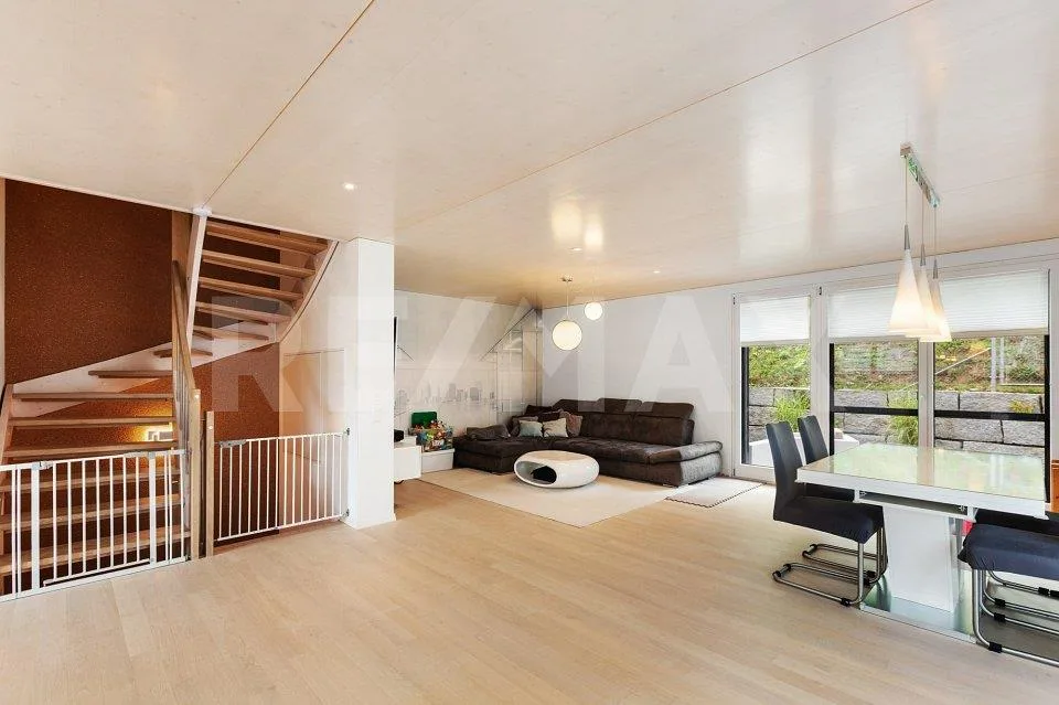 Esclusiva casa a schiera di 5,5 locali con vista fantastica – foto 2 di 13