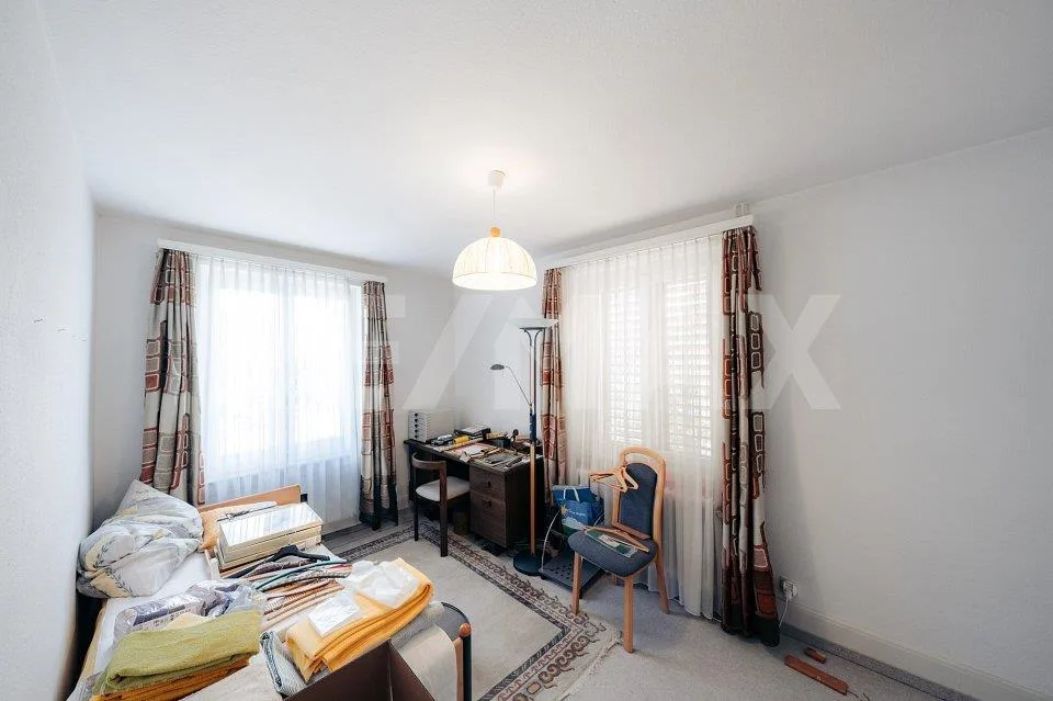 Maison mitoyenne de deux familles avec grand terrain et potentiel d'avenir – photo 11 sur 13