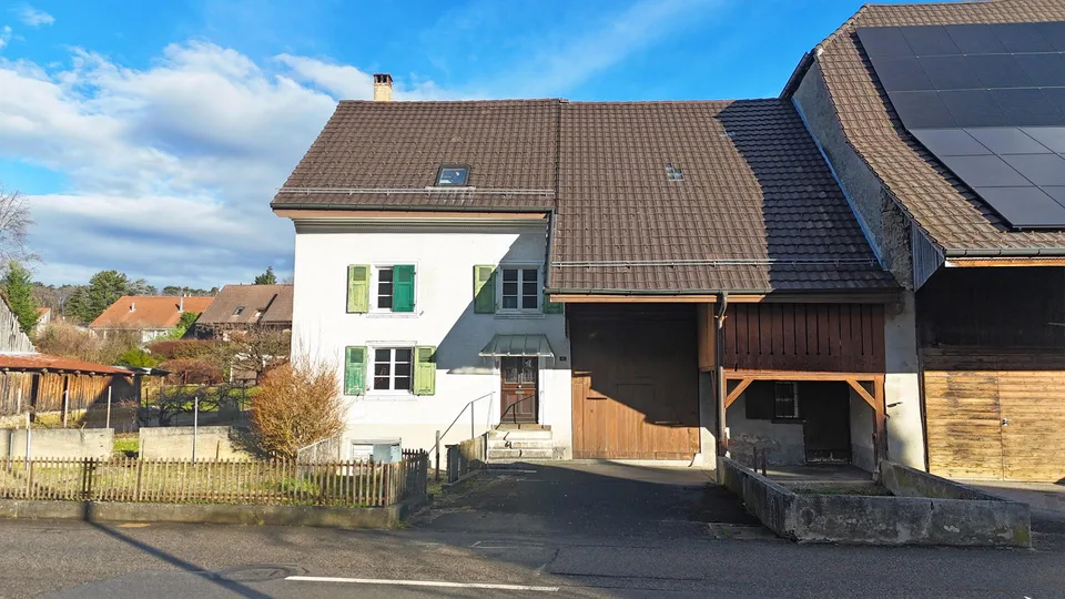 Farmhouse with large building land reserve – photo 11 of 13