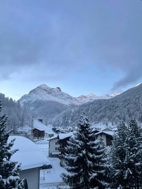 Primavera a Saas-Grund. Nuovo appartamento di 4,5 locali, residenza secondaria classica senza obbligo di locazione. – foto 8 di 20