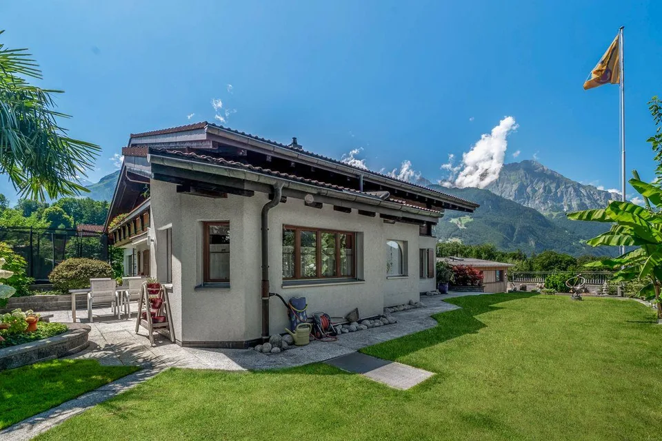 Doppeleinfamilienhaus mit atemberaubender Panoramaaussicht – photo 3 of 13