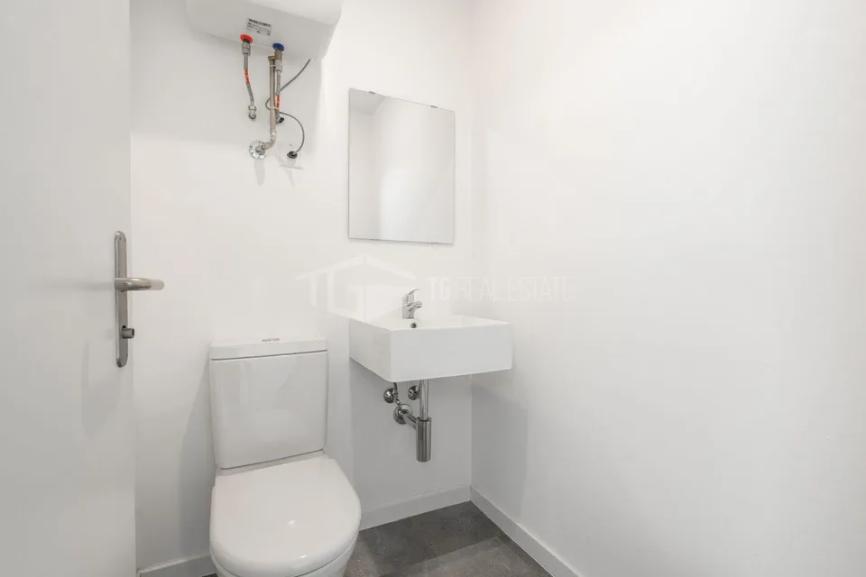 GERÄUMIGES BÜRO IN DER NÄHE DES BAHNHOFS | SPAZIOSO UFFICIO VICINO ... – Foto 12 von 13