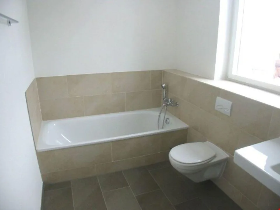 Grosszügige, helle 4.5-Zimmerwohnung – Foto 5 von 9