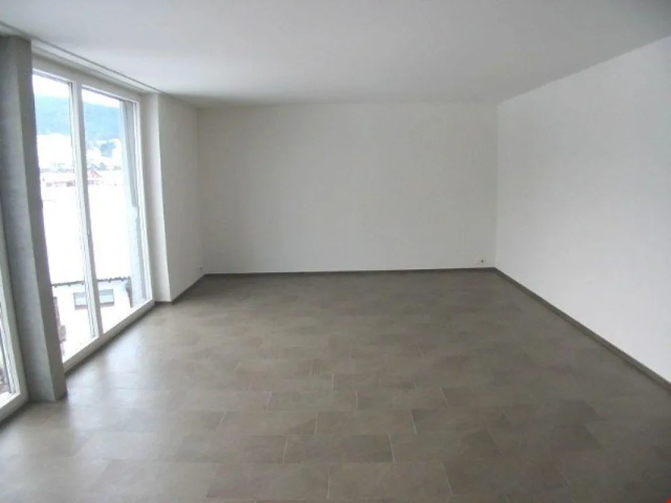 Grosszügige, helle 4.5-Zimmerwohnung – Foto 3 von 9