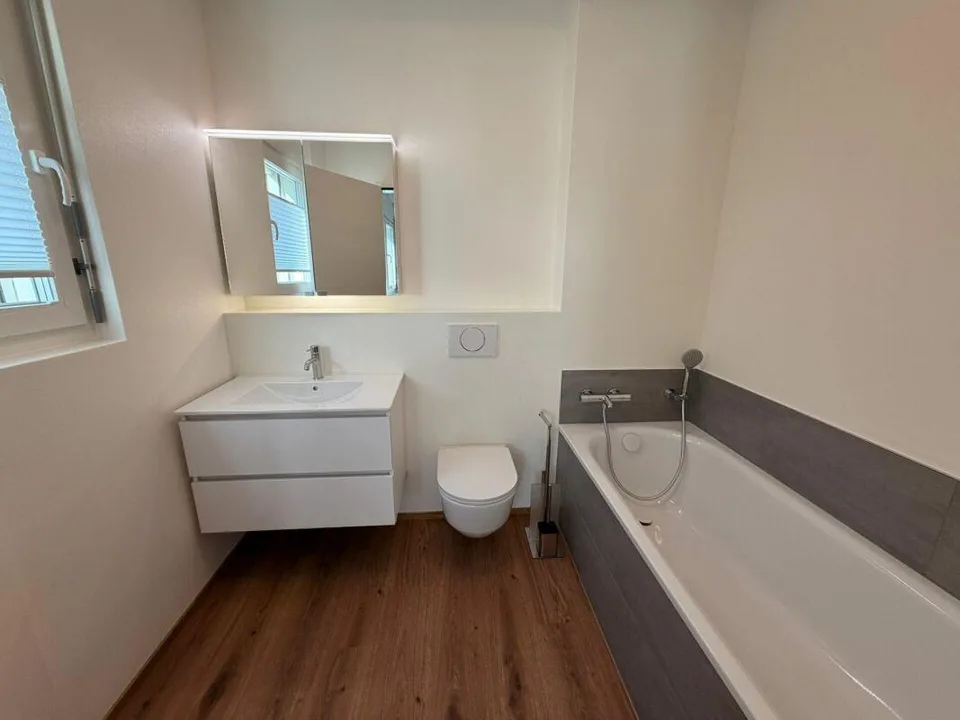 Erstbezug: sonnige 3.5 Zimmer-Wohnung mit Aussicht an ruhiger Lage – foto 10 di 14
