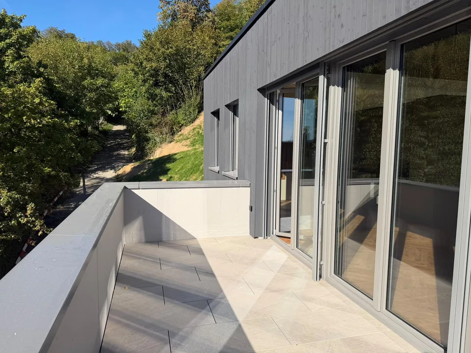 Luxuriöses 3½-Zimmer-Haus mit Galerie und traumhaftem Weitblick – Foto 4 von 5