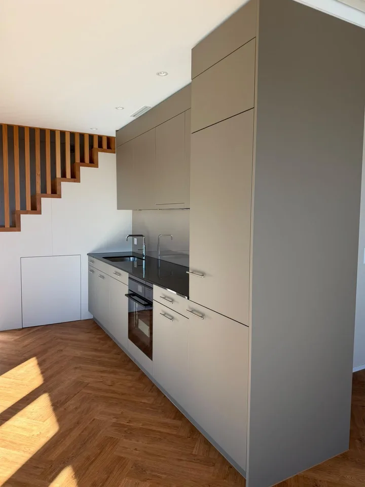Luxuriöses 3½-Zimmer-Haus mit Galerie und traumhaftem Weitblick – Foto 2 von 5