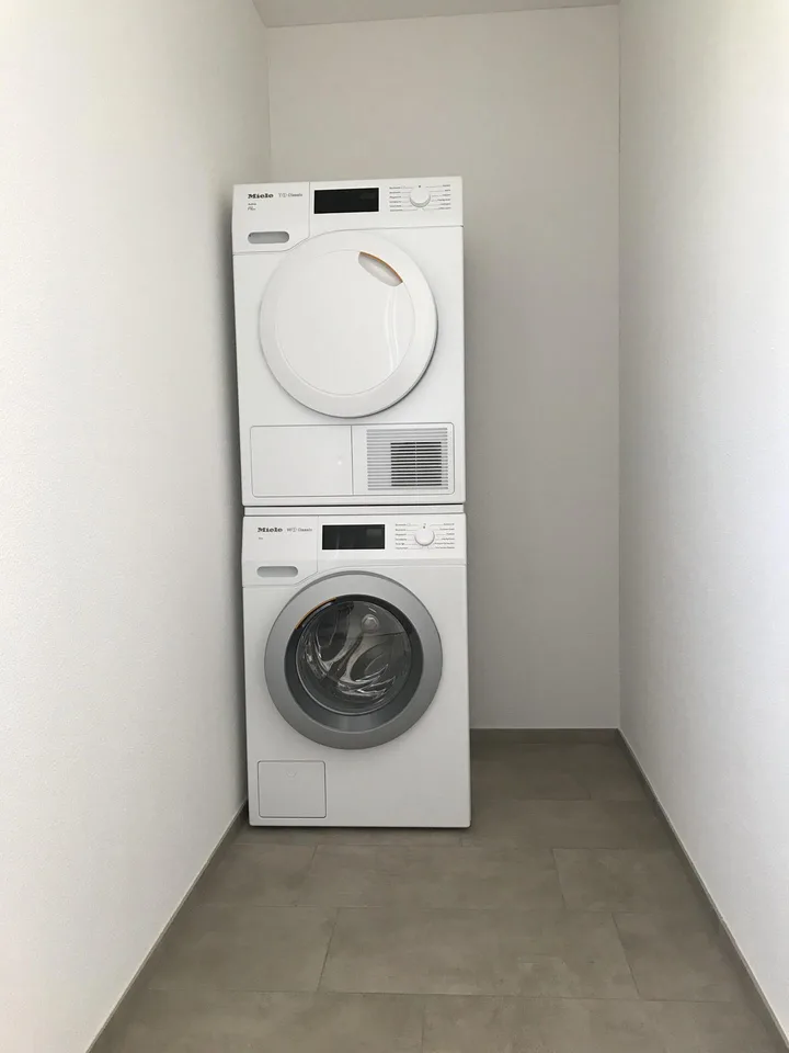 Wohnen mit Weitsicht – moderne 2.5-Zimmerwohnung an ruhiger Lage – photo 8 of 13