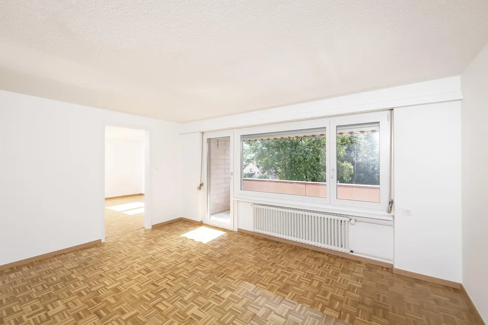 grosszügig geschnittene 3.5-Zimmerwohnung an ruhiger Lage in Glarus – photo 2 of 6