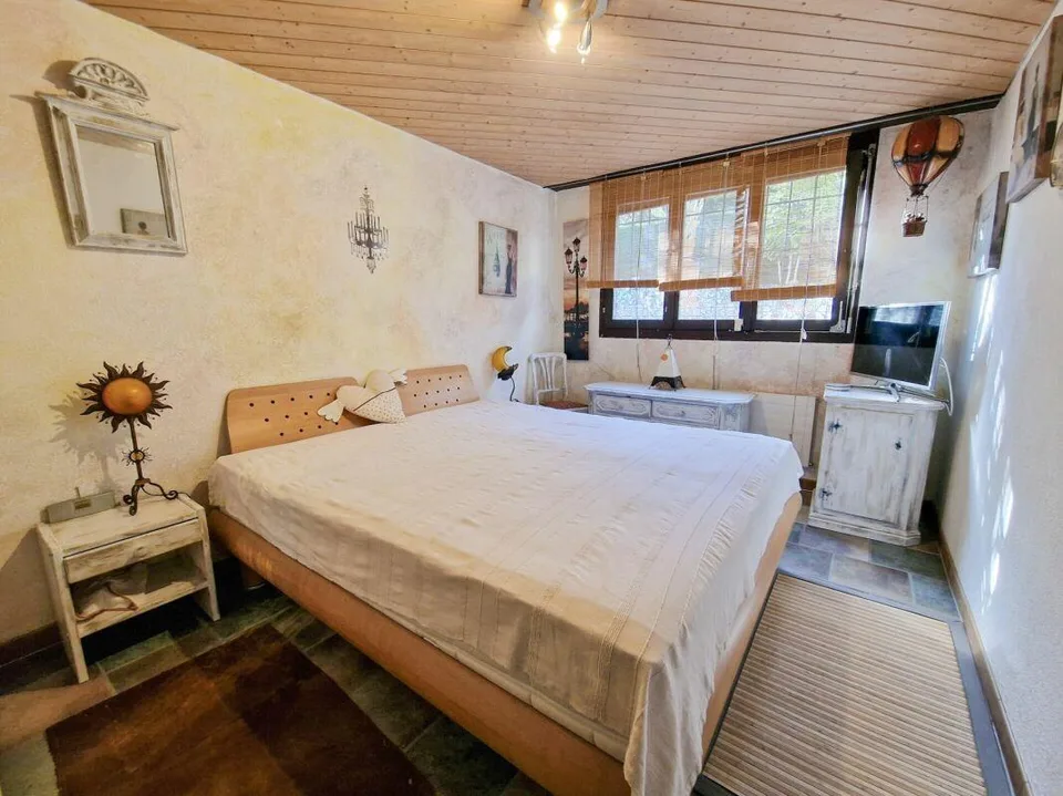 Wohnen mit privatem Pool und traumhaftem Garten - besonderes Einfamilienhaus mit Charme – Foto 15 von 24