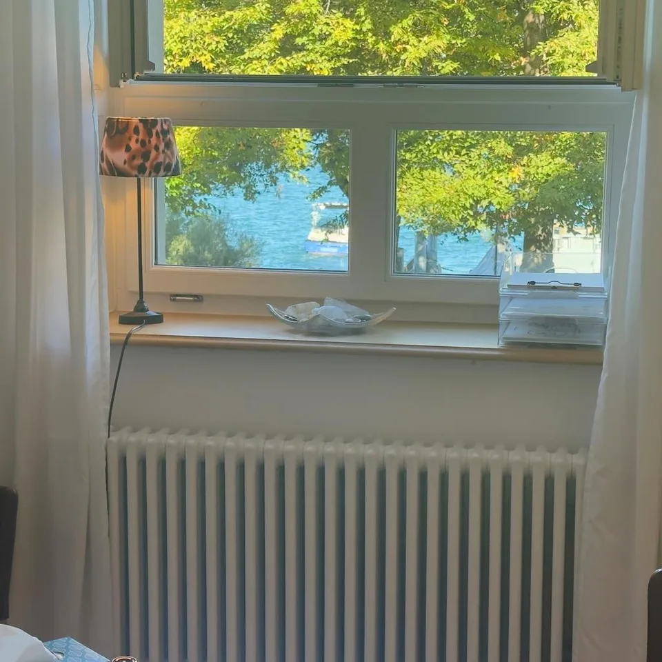 Atelier dans un bâtiment classé avec vue sur le lac et les montagnes – photo 4 sur 9