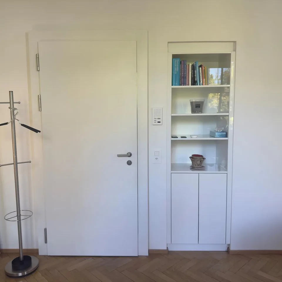 Atelier dans un bâtiment classé avec vue sur le lac et les montagnes – photo 6 sur 9