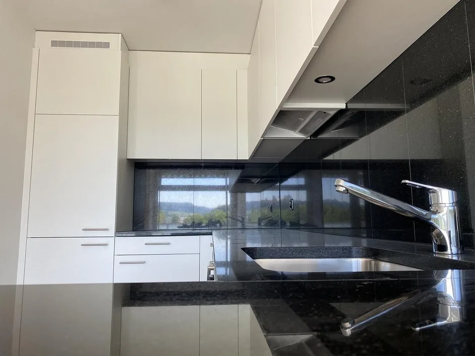 Wunderschöne 3.5 Zimmer Wohnung mit Aussicht ins Grüne – Foto 6 von 10
