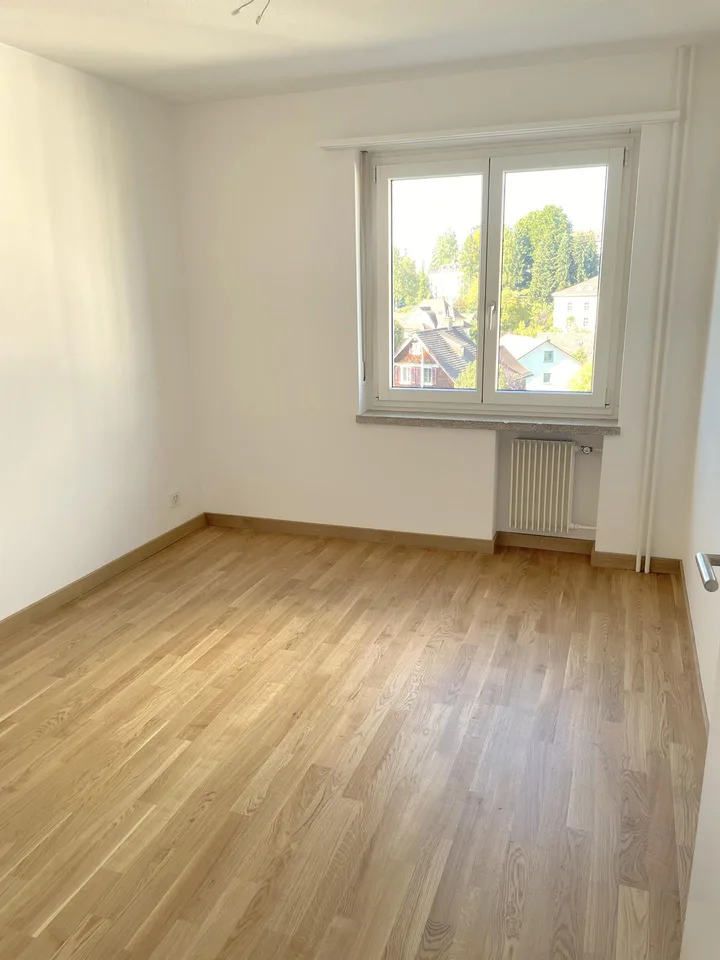 Frisch sanierte 3.5 Zimmer Wohnung mit Blick ins Grüne – Foto 7 von 13