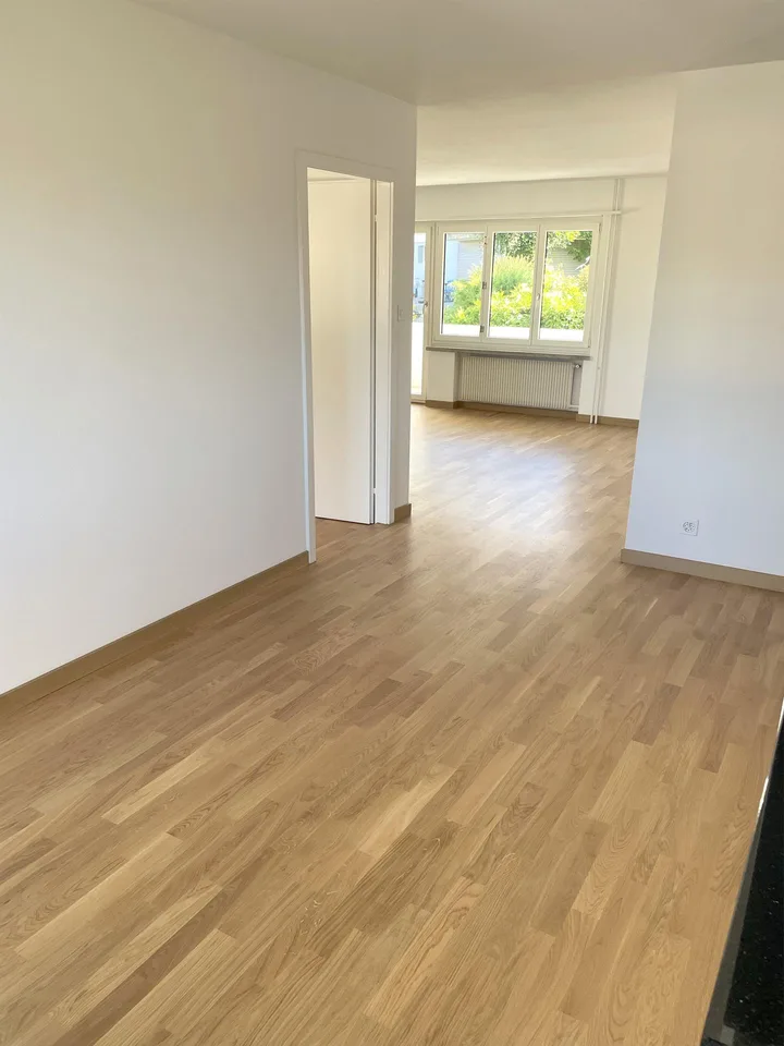 Frisch sanierte 3.5 Zimmer Wohnung mit Blick ins Grüne – Foto 8 von 13