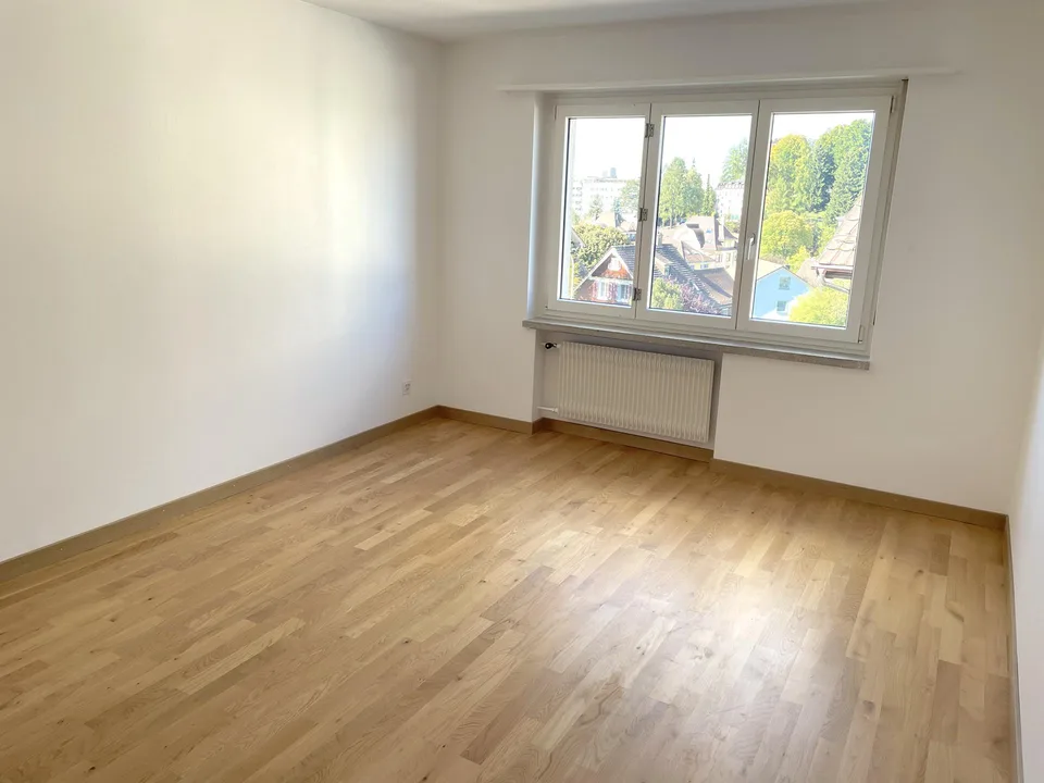 Frisch sanierte 3.5 Zimmer Wohnung mit Blick ins Grüne – Foto 6 von 13