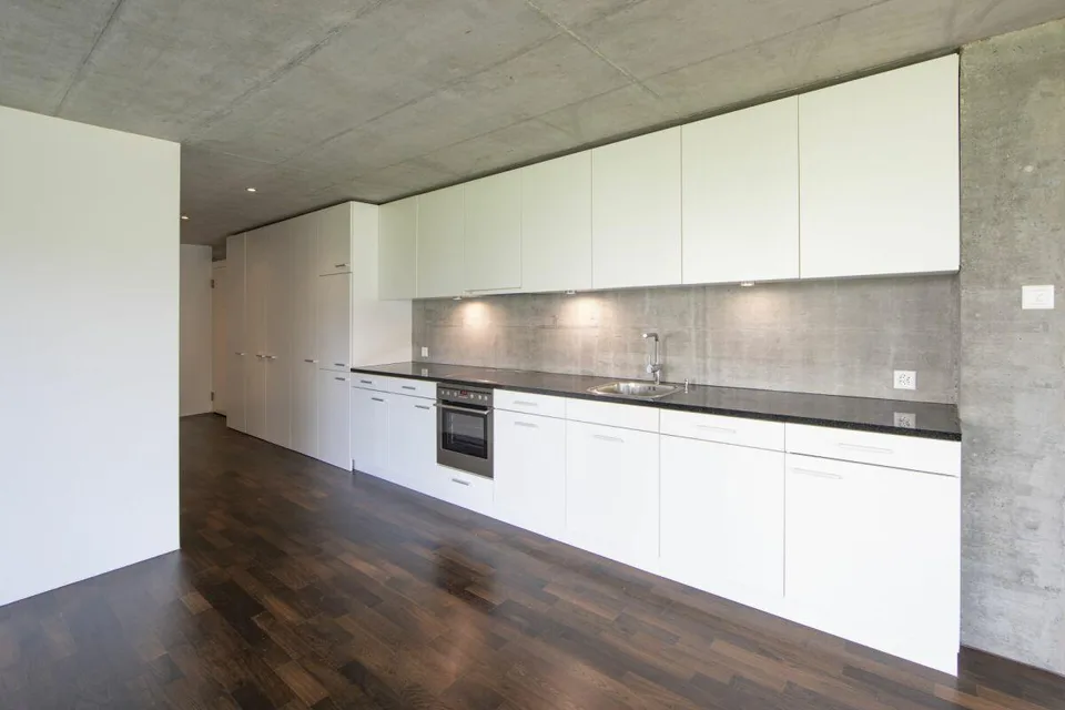 attraktive 3.5 Zimmer-Wohnung mit grossem Balkon zu vermieten – Foto 2 von 6