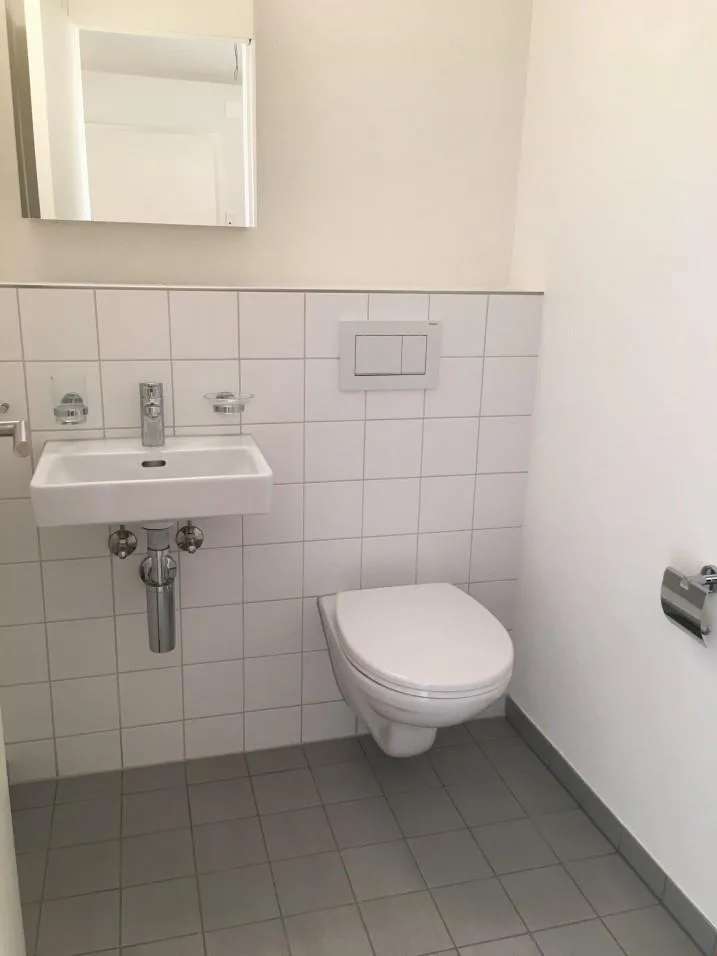Helle 3.5 Zimmer Wohnung mit Balkon – Foto 8 von 10
