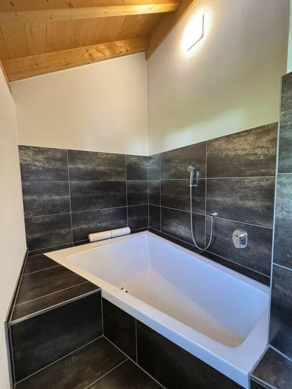 Grosszügiges 6 1/2-Zimmer-Hausteil mit Umschwung – photo 16 sur 26