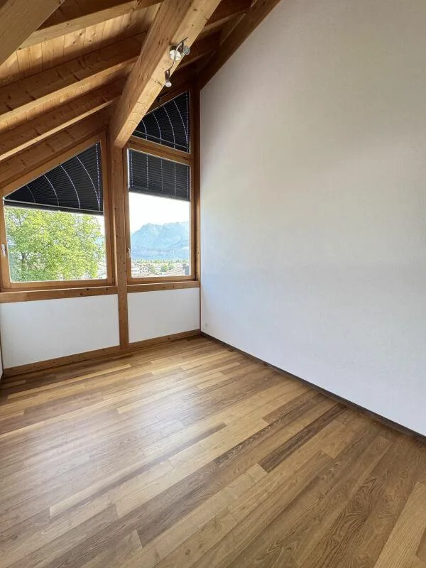Grosszügiges 6 1/2-Zimmer-Hausteil mit Umschwung – photo 23 sur 26