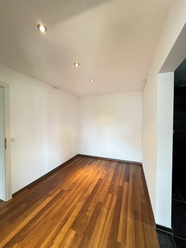 Grosszügiges 6 1/2-Zimmer-Hausteil mit Umschwung – photo 10 sur 26