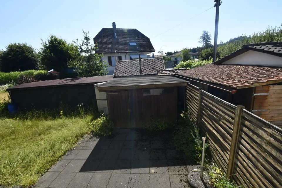 Casa unifamiliare di 4,5 locali adiacente su un lato con area circostante – foto 17 di 19