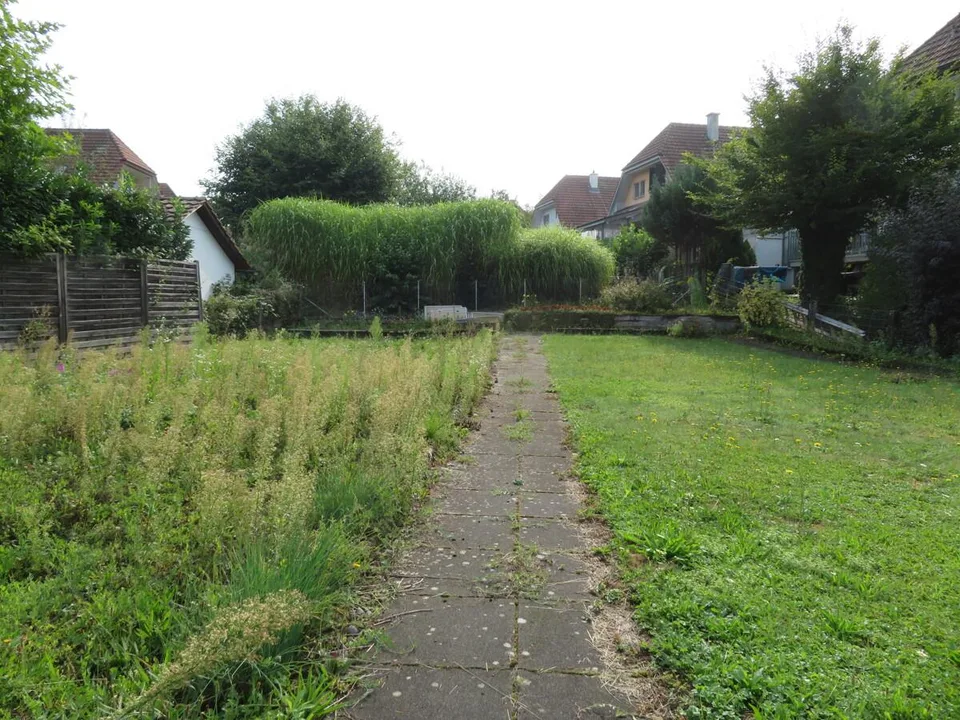 Casa unifamiliare di 4,5 locali adiacente su un lato con area circostante – foto 16 di 19