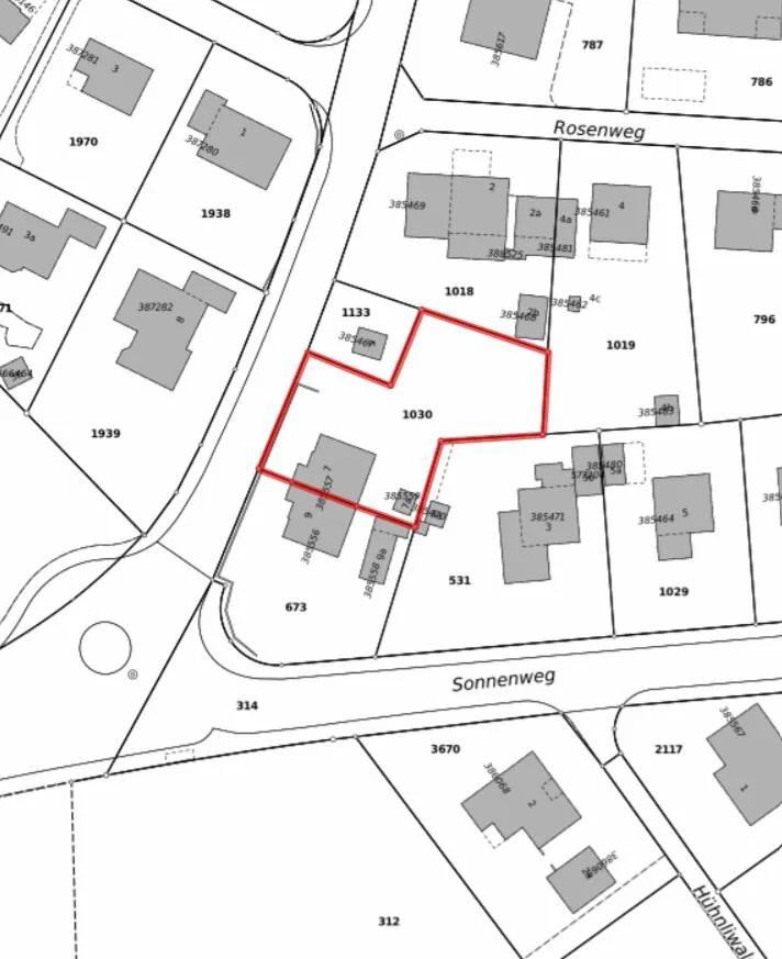 Casa unifamiliare di 4,5 locali adiacente su un lato con area circostante – foto 19 di 19