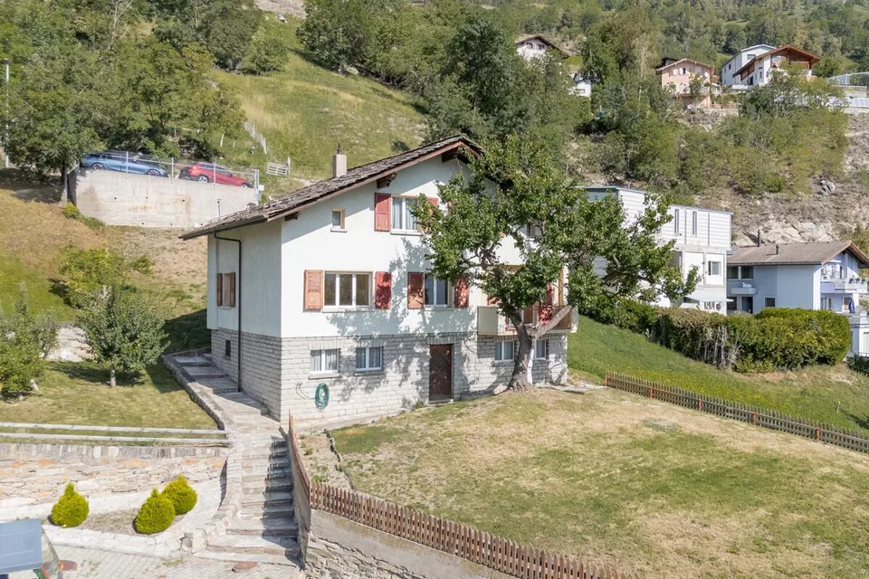 Gepflegtes Einfamilienhaus mit Einliegerwohnung und viel Potenzial – Foto 2 von 25