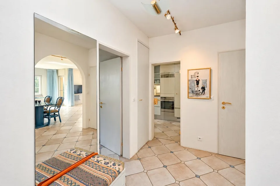 Votre refuge au-dessus de Locarno : vue dégagée, grand balcon, piscine intérieure – photo 15 sur 19