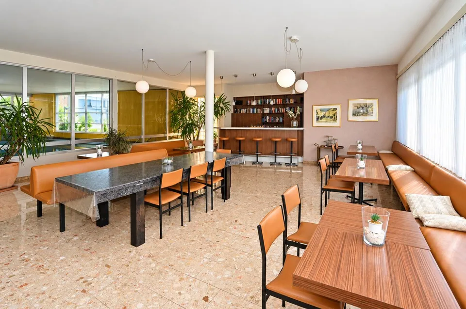 Votre refuge au-dessus de Locarno : vue dégagée, grand balcon, piscine intérieure – photo 17 sur 19