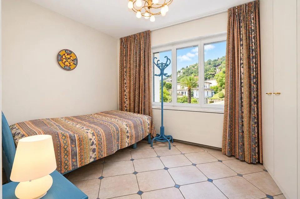 Votre refuge au-dessus de Locarno : vue dégagée, grand balcon, piscine intérieure – photo 10 sur 19