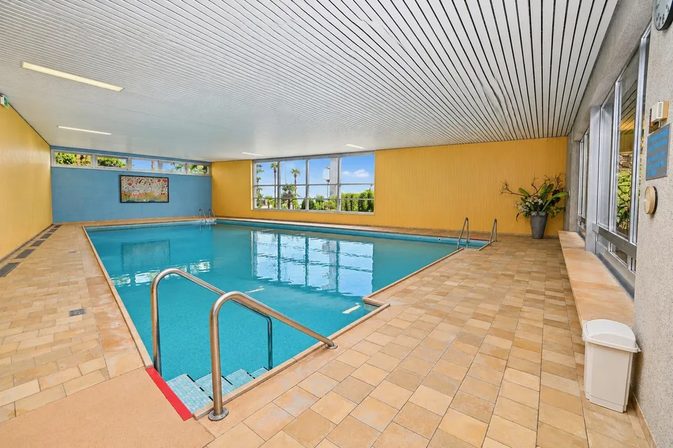 Votre refuge au-dessus de Locarno : vue dégagée, grand balcon, piscine intérieure – photo 16 sur 19