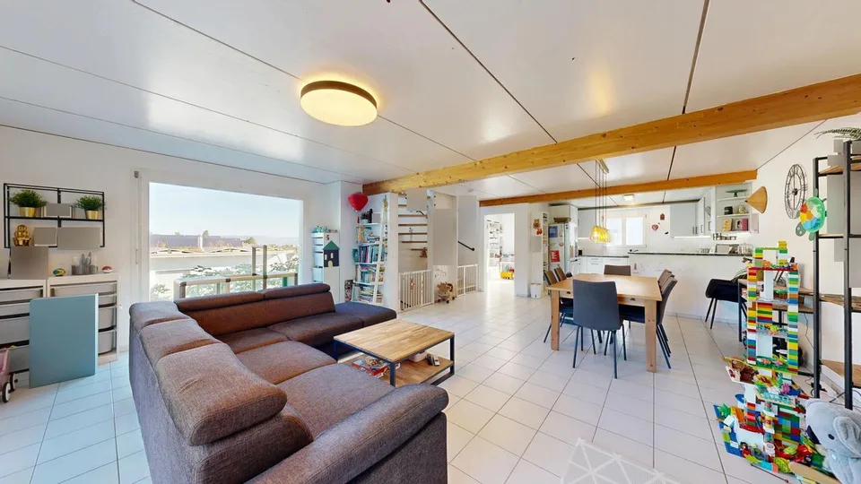 Idyllisches 7.5-Zimmer-Doppeleinfamilienhaus mit Carport – foto 4 di 21