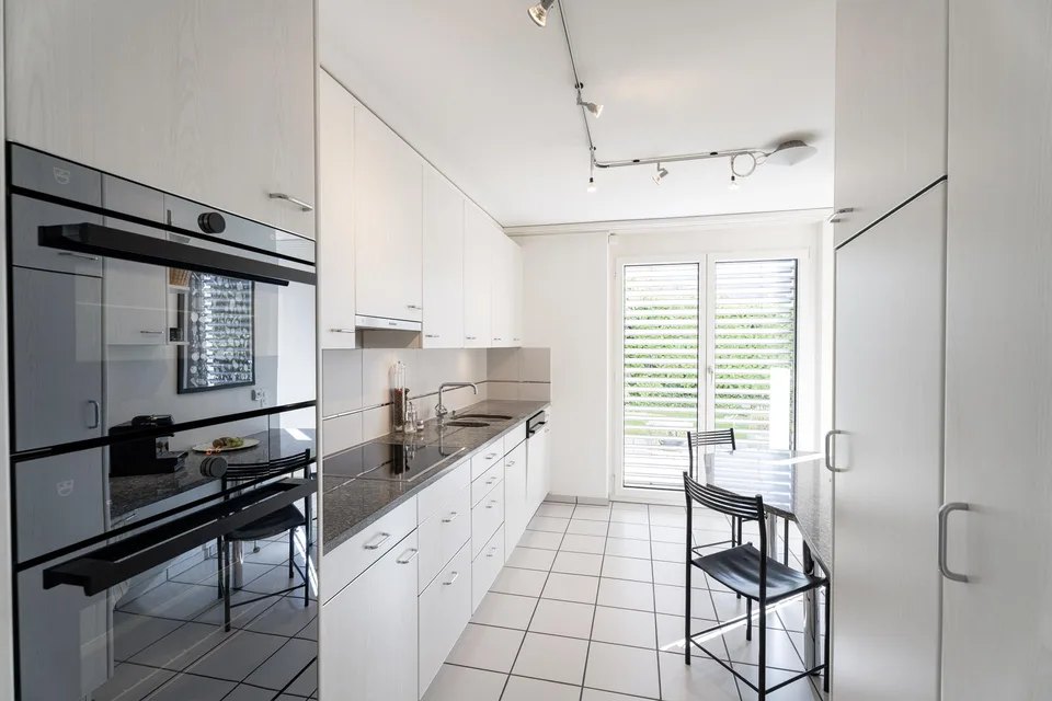 Grosszügige 3.5-Zimmer-Gartenwohnung in Luzern – Foto 2 von 6
