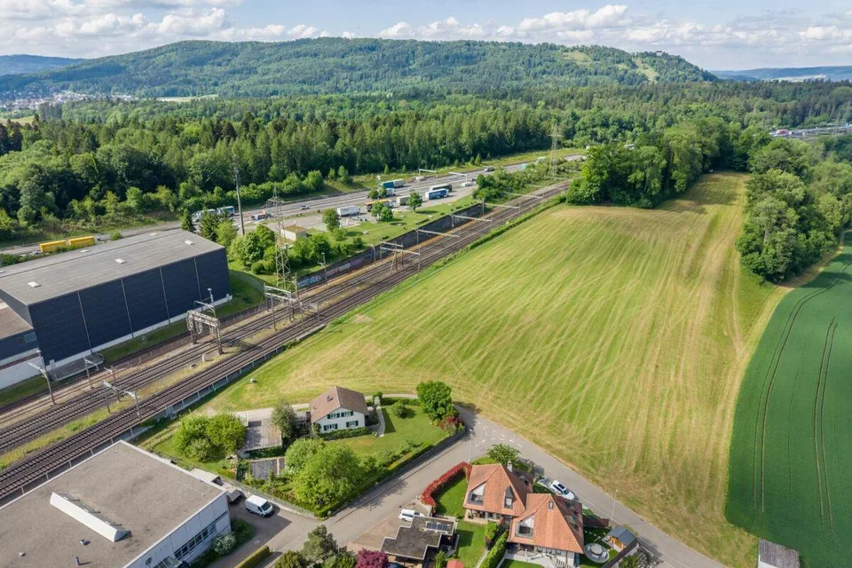 Herrlich gelegenes, 1'208 m2 grosses und voll erschlossenes Bauland... – Foto 6 von 7
