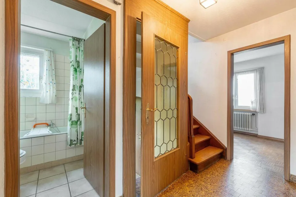 Freistehendes 5.5-Zimmer-Einfamilienhaus mit herrlichem Garten an w... – Foto 9 von 16