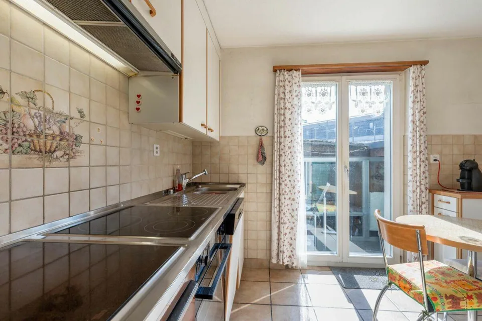 Freistehendes 5.5-Zimmer-Einfamilienhaus mit herrlichem Garten an w... – Foto 6 von 16