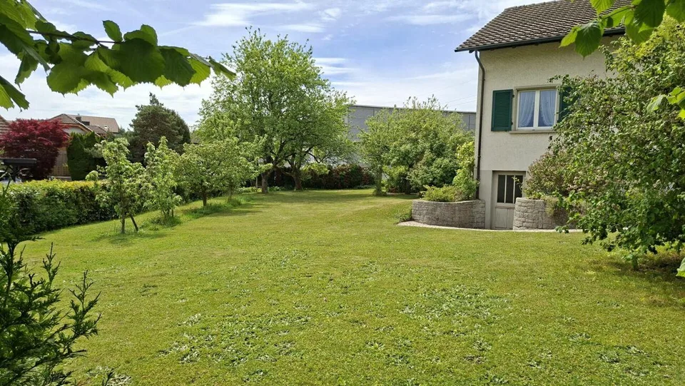 Freistehendes 5.5-Zimmer-Einfamilienhaus mit herrlichem Garten an w... – Foto 14 von 16