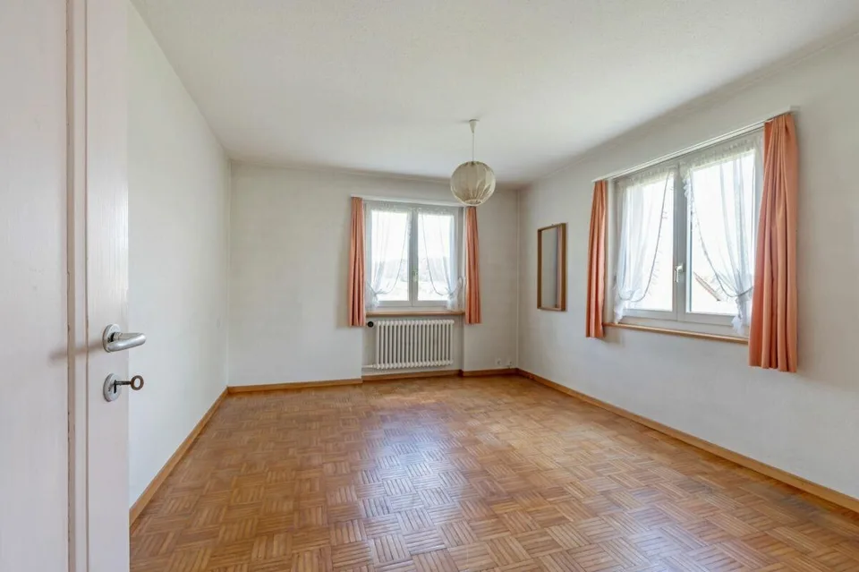 Freistehendes 5.5-Zimmer-Einfamilienhaus mit herrlichem Garten an w... – Foto 8 von 16
