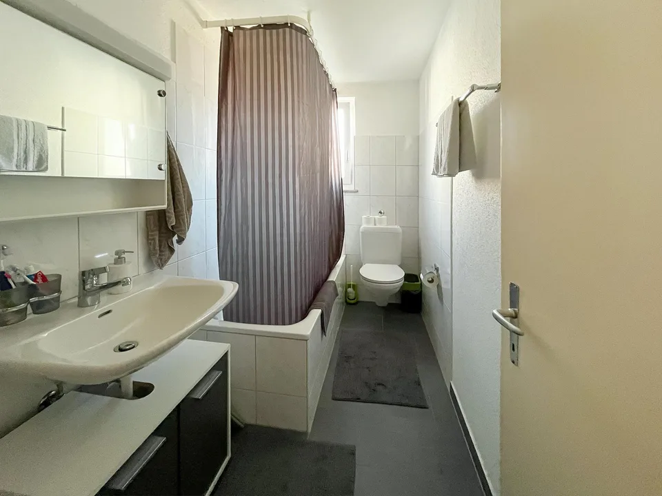 Renovierte 3-Zimmer-Eigentumswohnung mit Balkon – photo 7 of 10