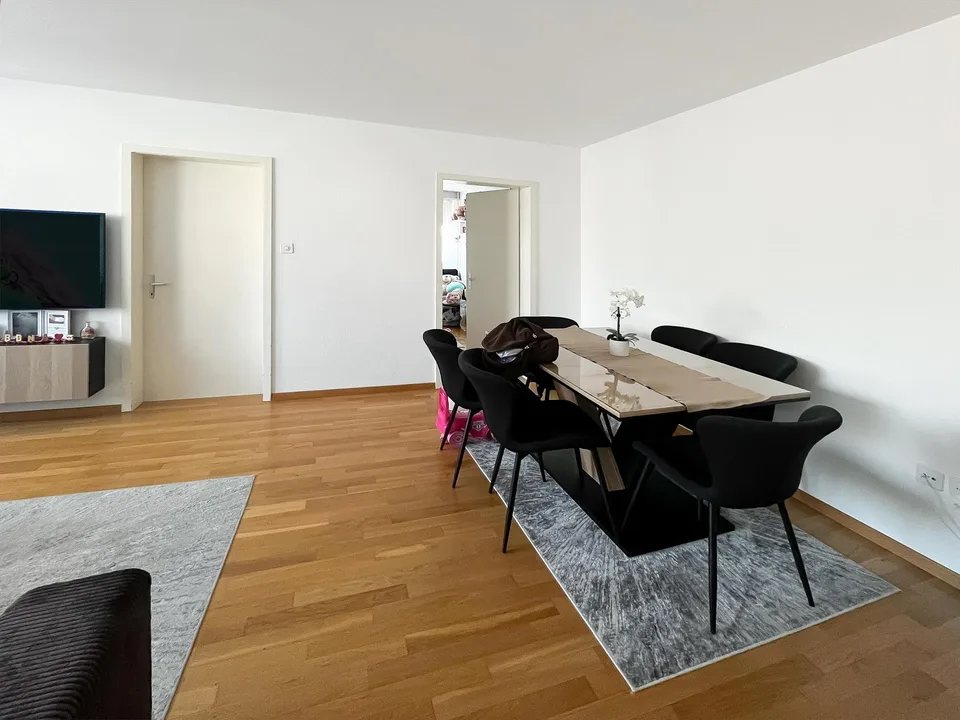 Renovierte 3-Zimmer-Eigentumswohnung mit Balkon – photo 3 of 10