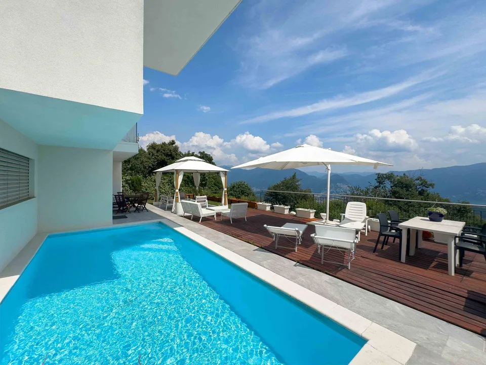 Prestigiosa villa vista lago con piscina a Cademario – foto 8 di 12