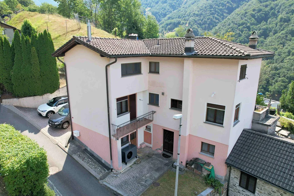 Spaziosa casa in collina con vista panoramica grande terreno e rustico – Foto 3 von 21