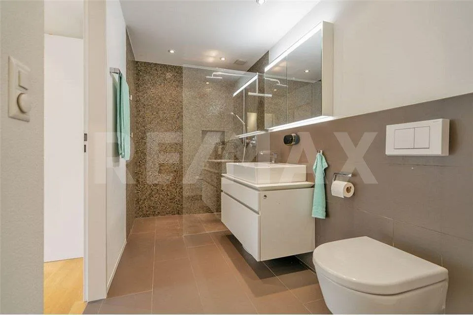Newly valued 2.5-room apartment – photo 10 of 11